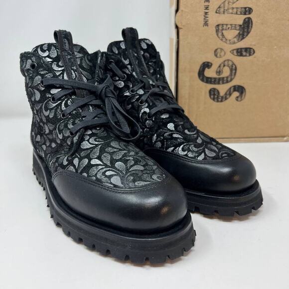 NIB Shind!gs Women's Black Combat Boots Chunky Vibram Sole Lug Tread   Sz. 9.5B - Picture 3 of 16